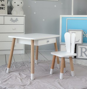 Stolik dziecięcy z szufladą i krzesełkiem króliczek – biały zestaw mebli