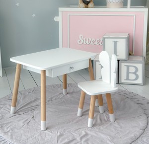 Stolik dziecięcy z szufladą i krzesełkiem motyl – biały zestaw mebli