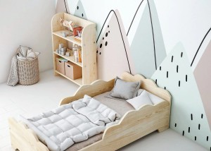 Łóżko dziecięce drewniane Chmurka  z barierkami, Montessori, podłogowe, niskie