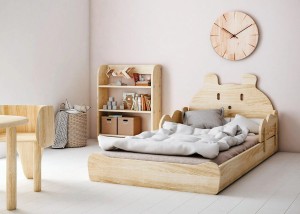 Łóżko dziecięce Miś z barierkami podłogowe niskie