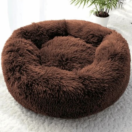 pluszowe-legowisko-dla-psa-chmurka-ciemny-braz