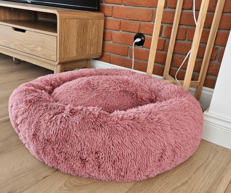 pluszowe-legowisko-dla-psa-chmurka-roz-03