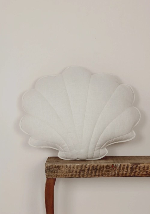 Poduszka muszla biala lniana