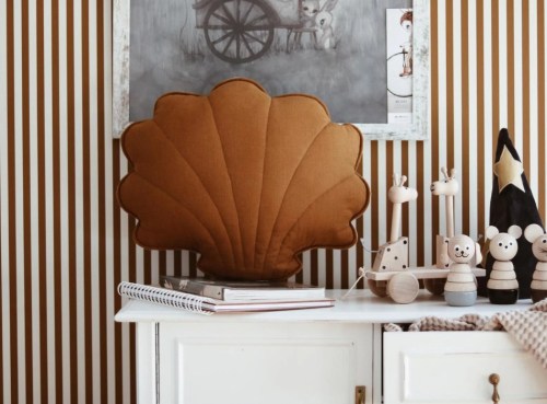 Poduszka muszla karmel lniana